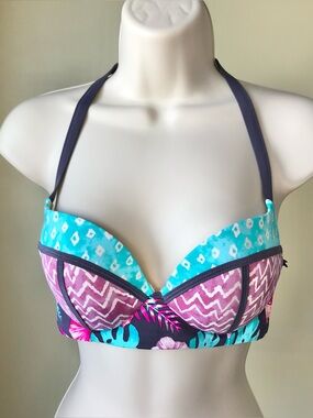 Shade & Shore Shell Bikini Top Size 34A